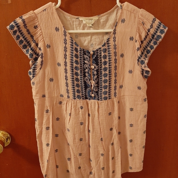 🌷3/$15 - Sweet Wanderer boho top - Picture 1 of 4